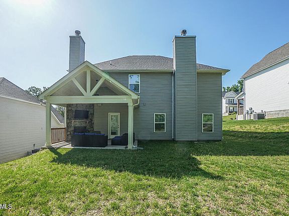 4th image of 3313 Flagstaff Ln