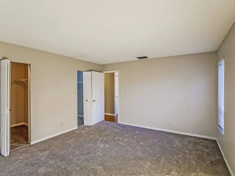 7686 NW 21st Ct — Photo 9