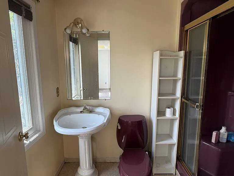 206 Rickson Ave — Photo 17
