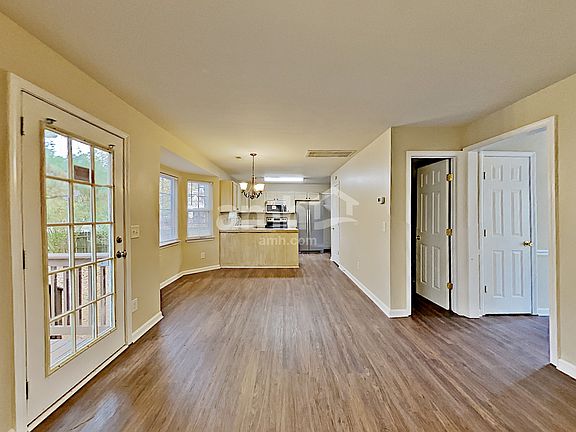 4th image of 1824 Devon Dr