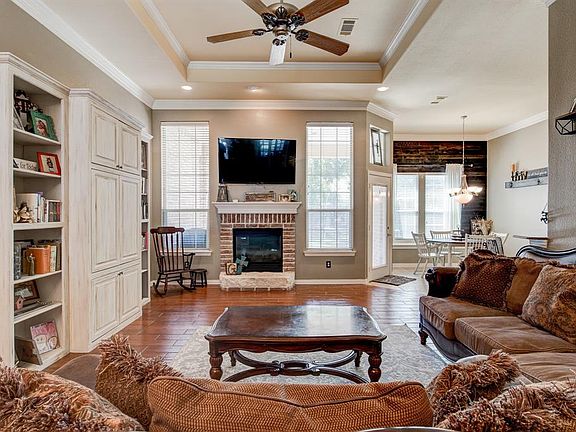 5th image of 1502 Twin Oaks Ct