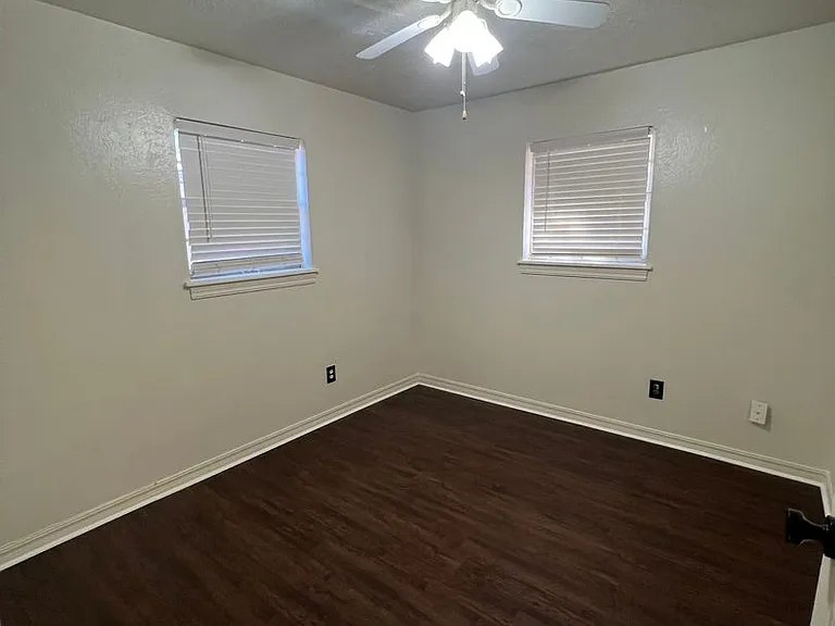 114 E Ridge Rd — Photo 10