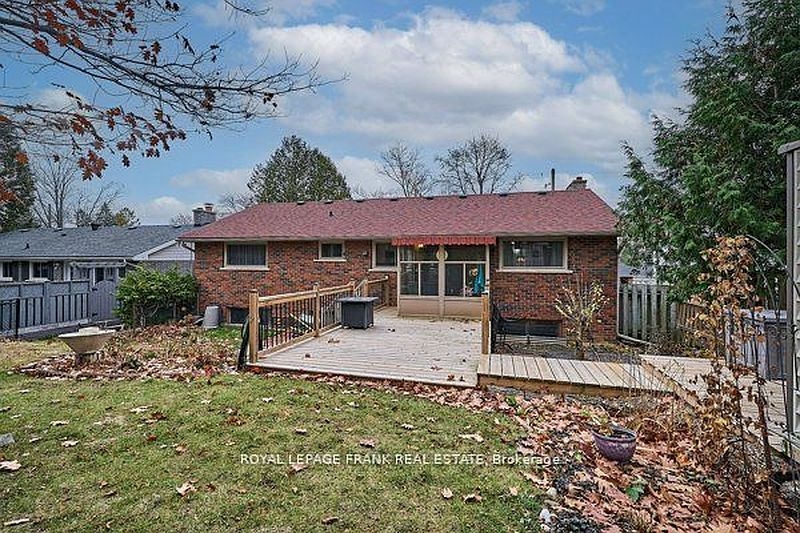 Peterborough House for rent - 3 Bedrooms — photo 25