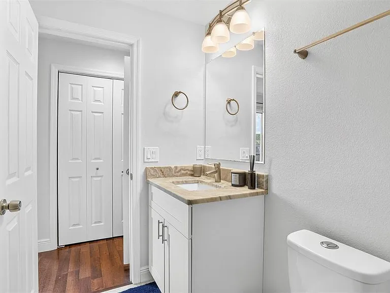 15317 W Pond Woods Dr #103 — Photo 19