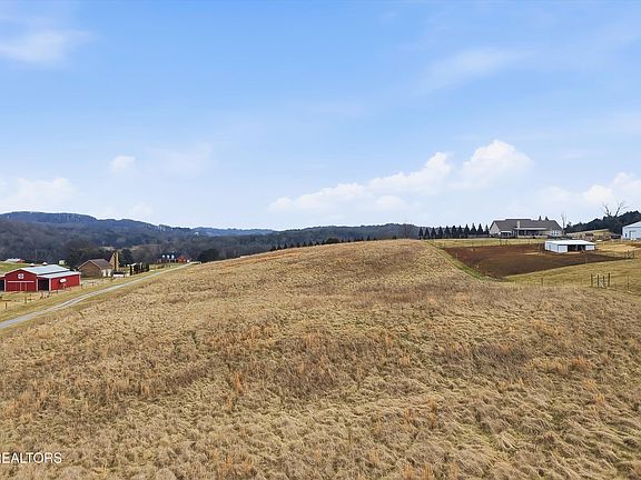 4th image of 972 Cliff Top Rd