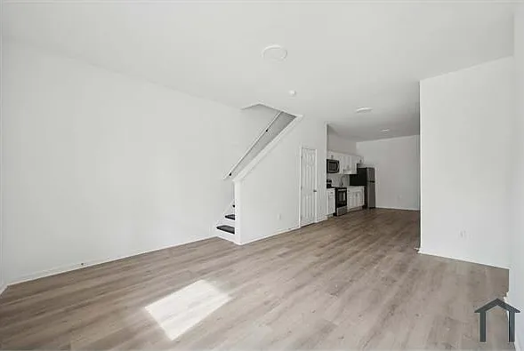 4241 Mantua Ave — Photo 8