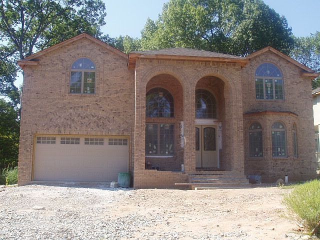 2nd image of 531 Forest Ave