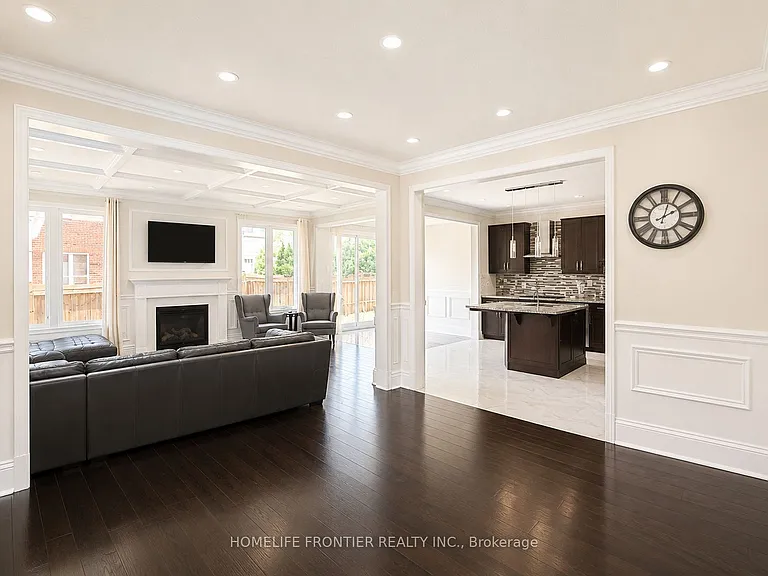 885 Farmstead Dr #UPPER — Photo 4