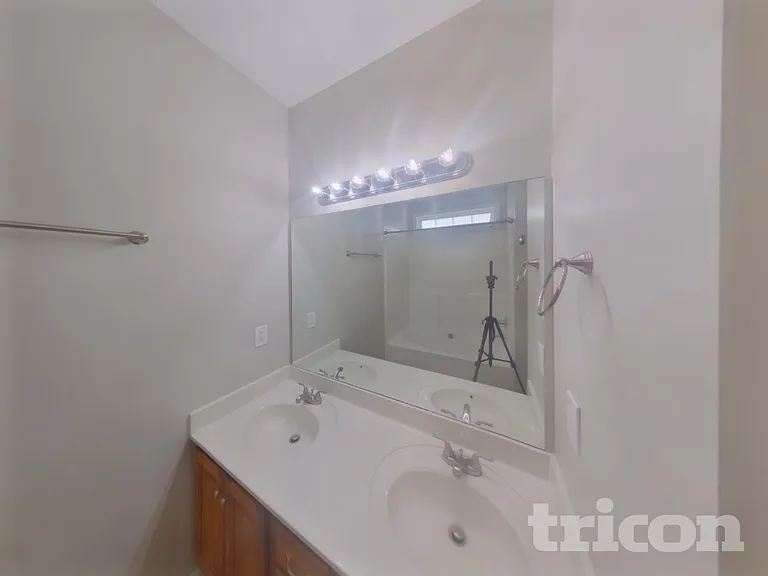 559 Heartland Ln — Photo 10