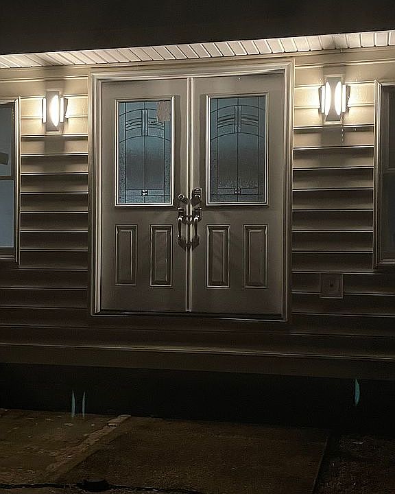 1st image of 342 Railroad Ave