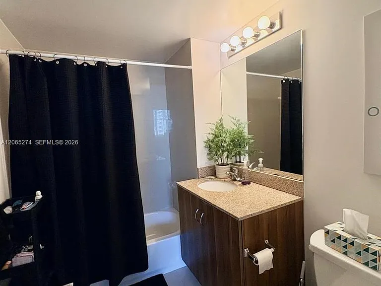 601 NE 23rd St #Penthouse 04 — Photo 15