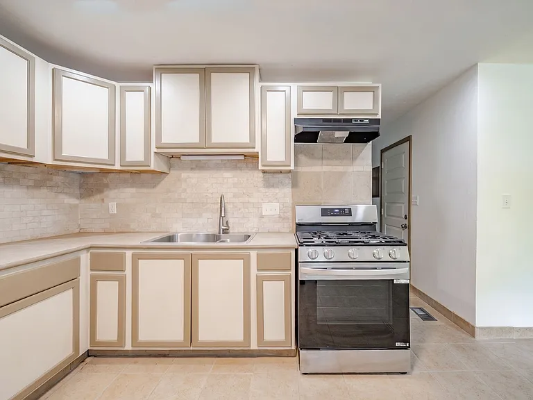 9438 Conried Dr — Photo 8