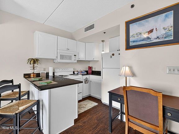 4th image of 106 N Water Street #302