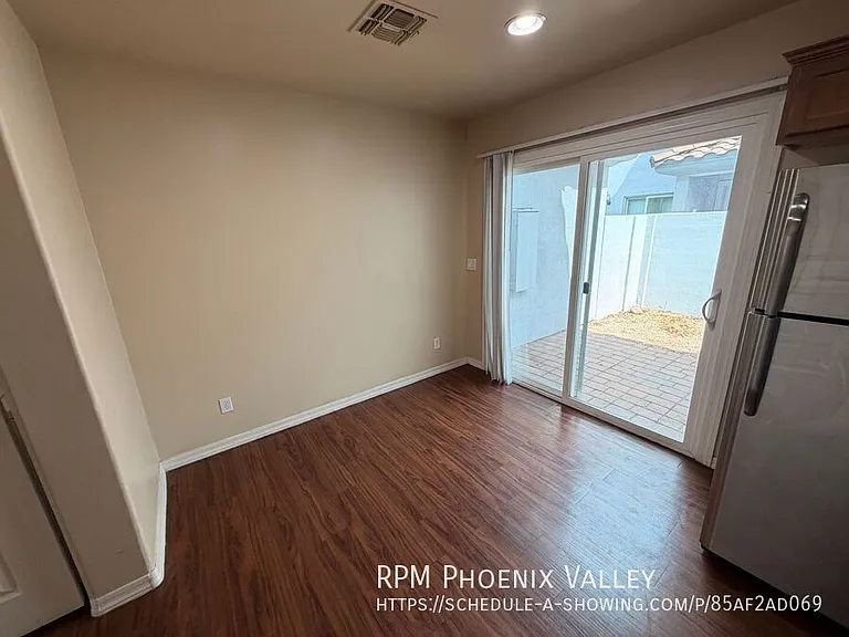 Bell Villas Apartments — Photo 27