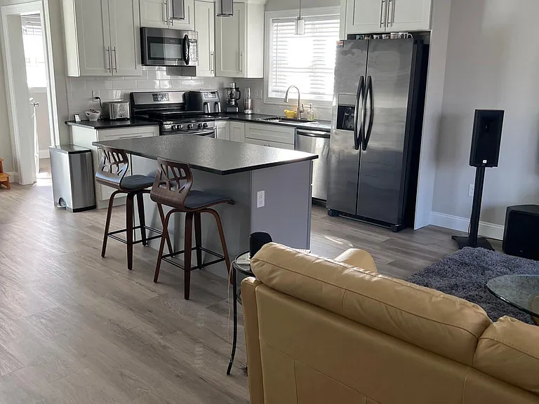 871 Elm St — Photo 17