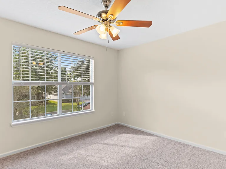 572 Redberry Ln — Photo 20
