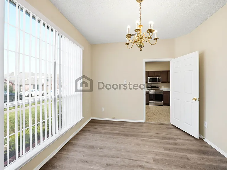 1352 Mae Dr — Photo 8