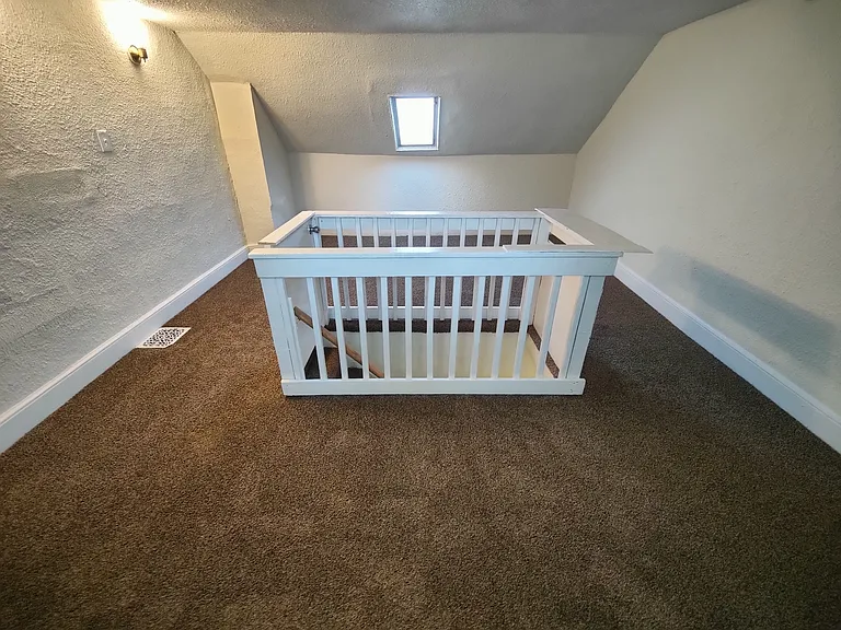 204 Pearl St — Photo 17