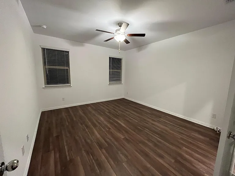 5628 Elwood Dr — Photo 25