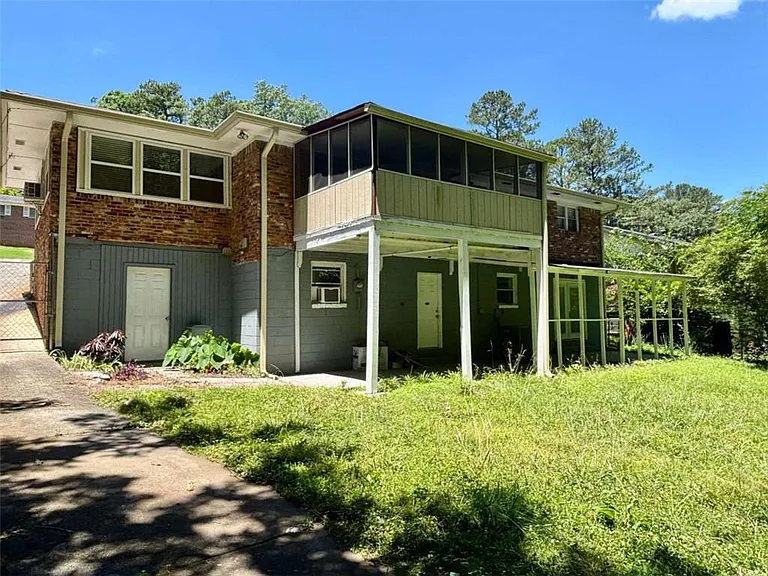 2712 Sherlock Dr #B — Photo 2