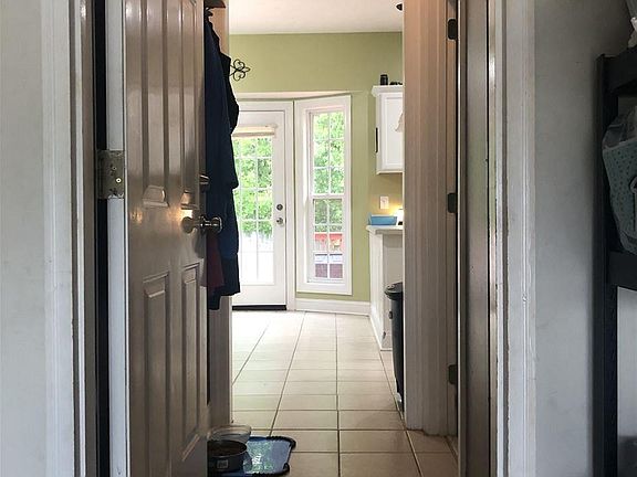 4th image of 200 Misty Cove Ct
