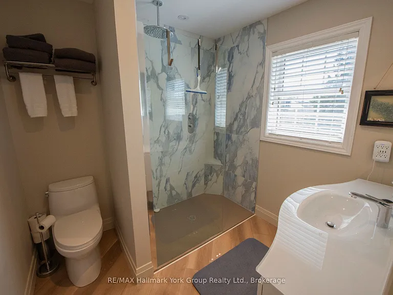 150 Victoria St S #112 — Photo 12