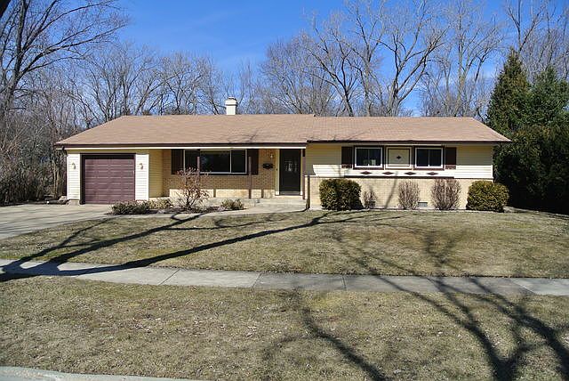1st image of 858 E Morris Dr