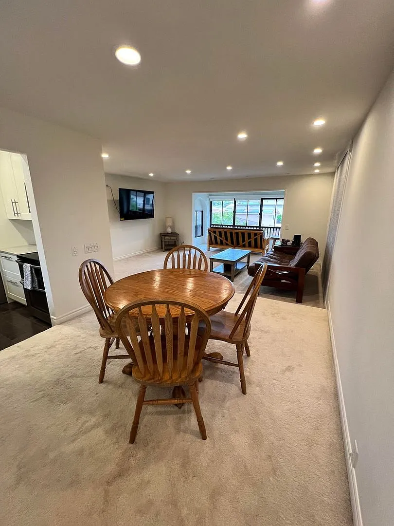 Charming 1 or 2BR Condo in Clairemont — Photo 4
