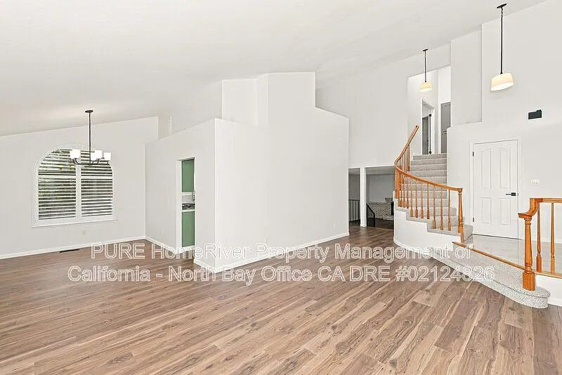 4 bed, 3.0 bath, 2778 sqft, $4,300 — Photo 2