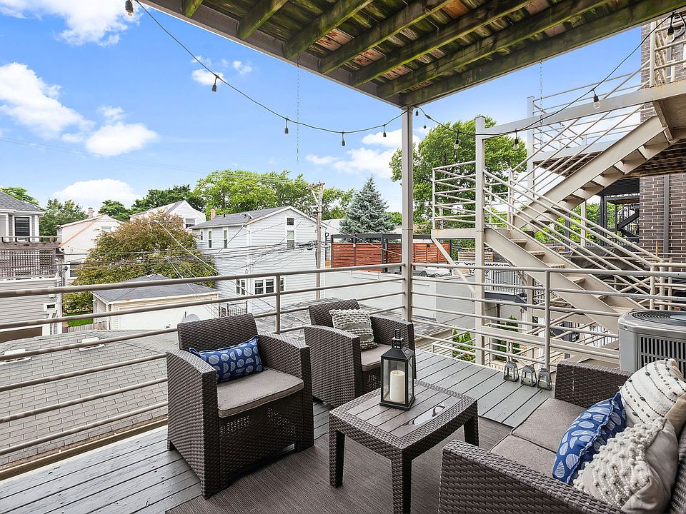2nd image of 2906 N Damen Ave #2