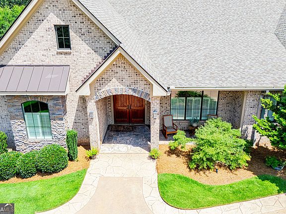 2nd image of 109 Carson Pl