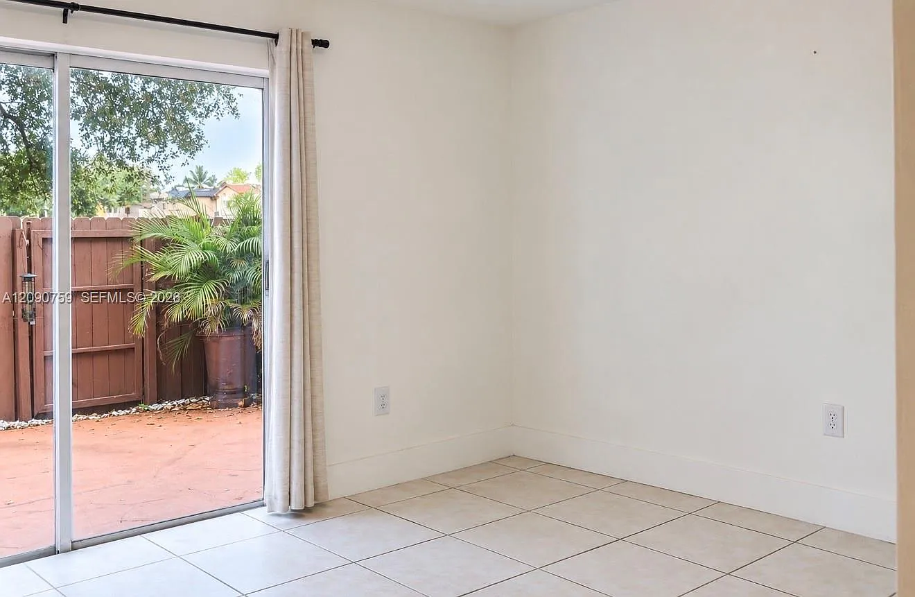 3 bed, 2.5 bath, 1614 sqft, $3,800 — Photo 4
