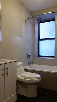 Rented by Lang Realty LLC | media 40