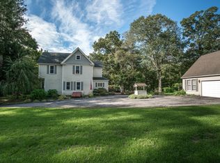 563 Pomfret St, Putnam, CT 06260