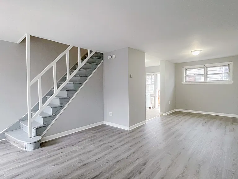 4717 Vista St — Photo 4