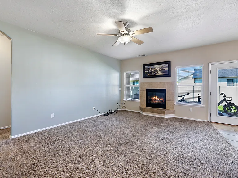 307 Meadowview Ln — Photo 17
