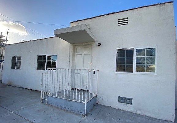 1st image of 2701 Highland Ave #B