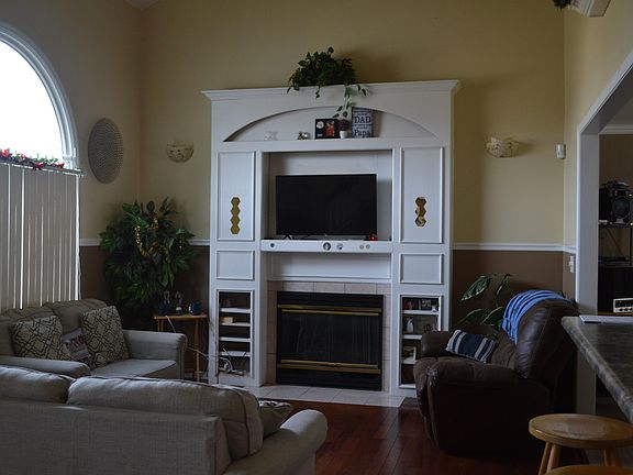 2nd image of 466 Symphony Cir