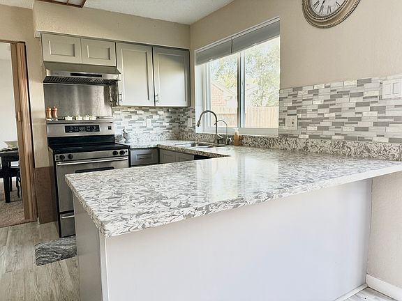 2nd image of 3019 Sleepy Hollow Dr