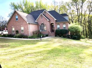1662 Saint Andrews Dr, Killen, AL 35645