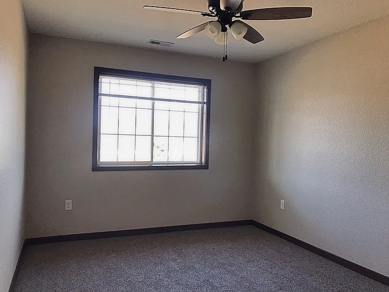 Gateway Place Apartments — Photo 180