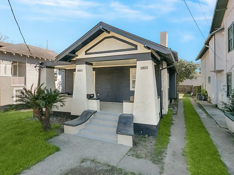 1923 Broadway St — Photo 13