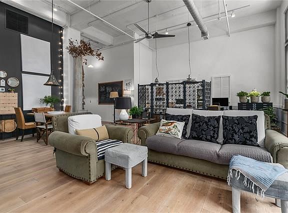 5th image of 523 Grand Blvd APT 1E