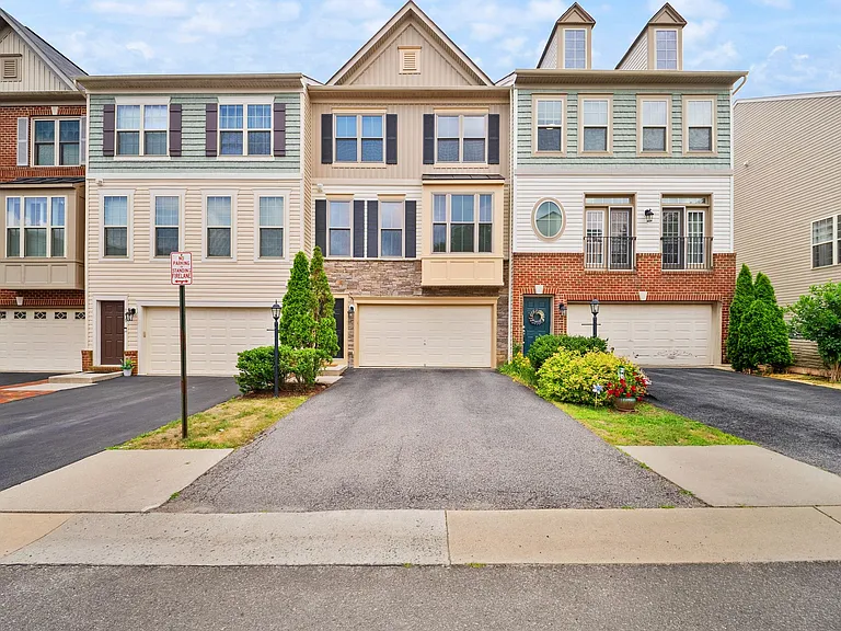 1431 Occoquan Heights Ct — Photo 56