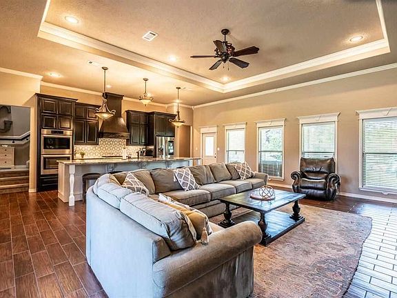 4th image of 2275 Waterford Way