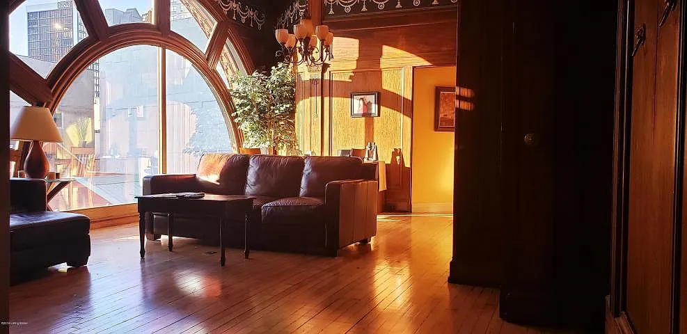 1 bed, 907 sqft, $1,350 — Photo 4