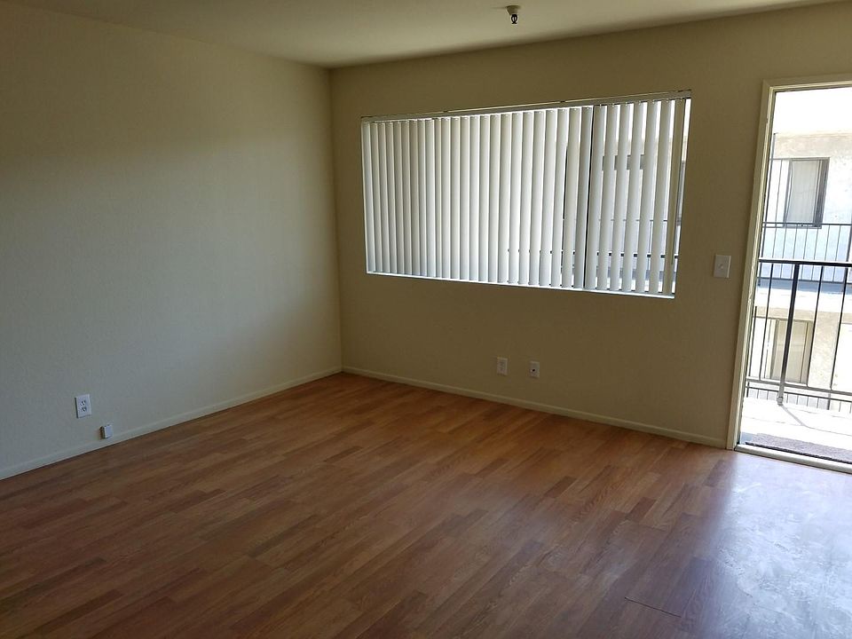 1st image of 4016 W 141st St APT 9