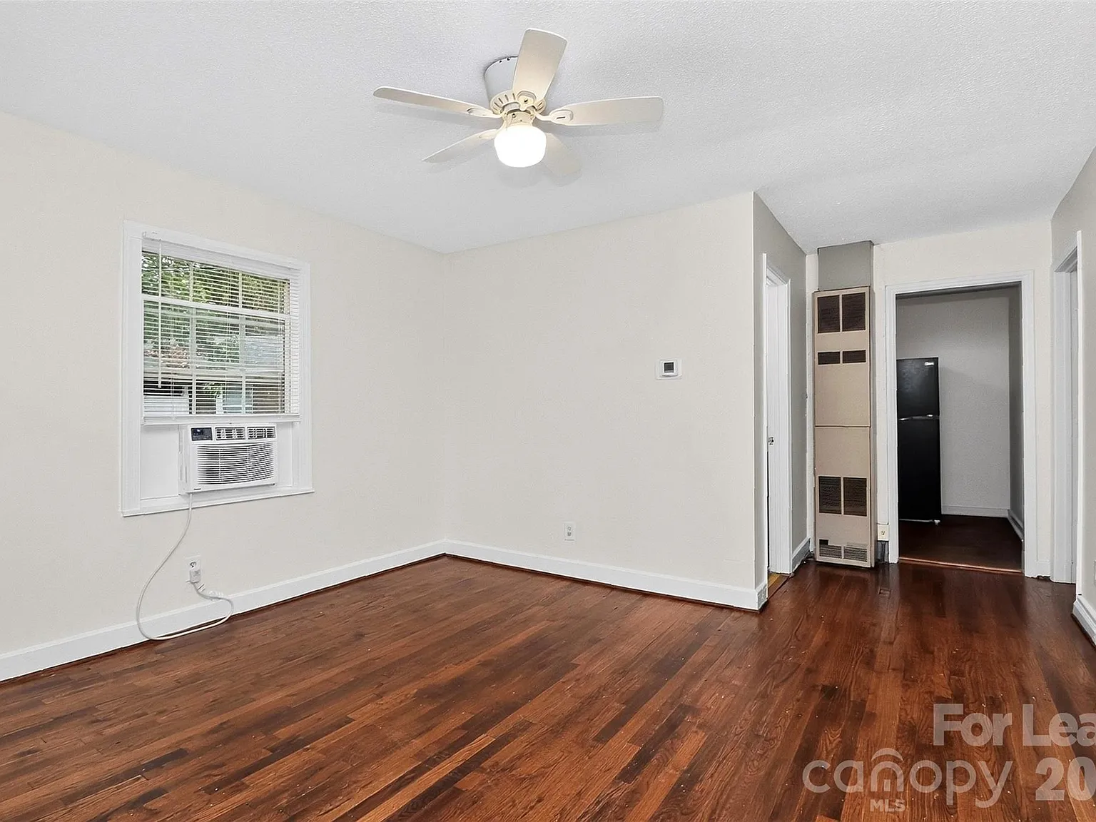 2 bed, 1.0 bath, $1,250 — Photo 4