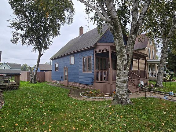 2nd image of 806 2nd Ave SW