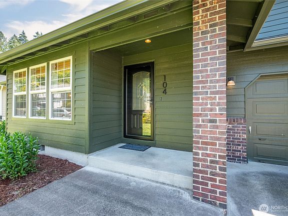 3rd image of 104 Cedar Falls Drive